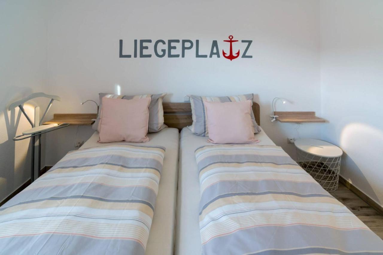 Ferienwohnung Liegeplatz Dornumersiel Exterior photo